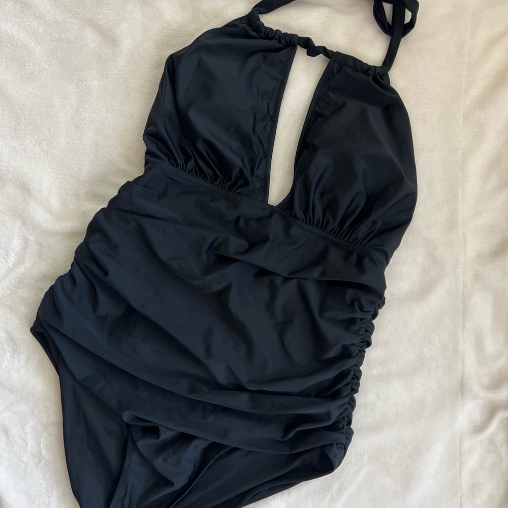 XL Black CUPSHE Sexy Flattering Rouching ONE PC swimsuit Womens